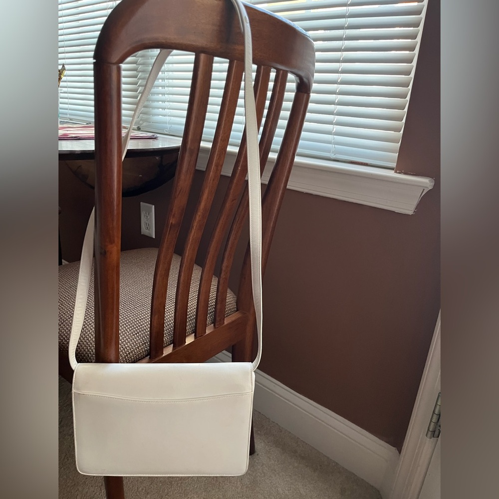 Authentic Gucci Purse - Picture 3 of 15
